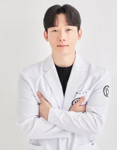 Dr. Lee Woojin